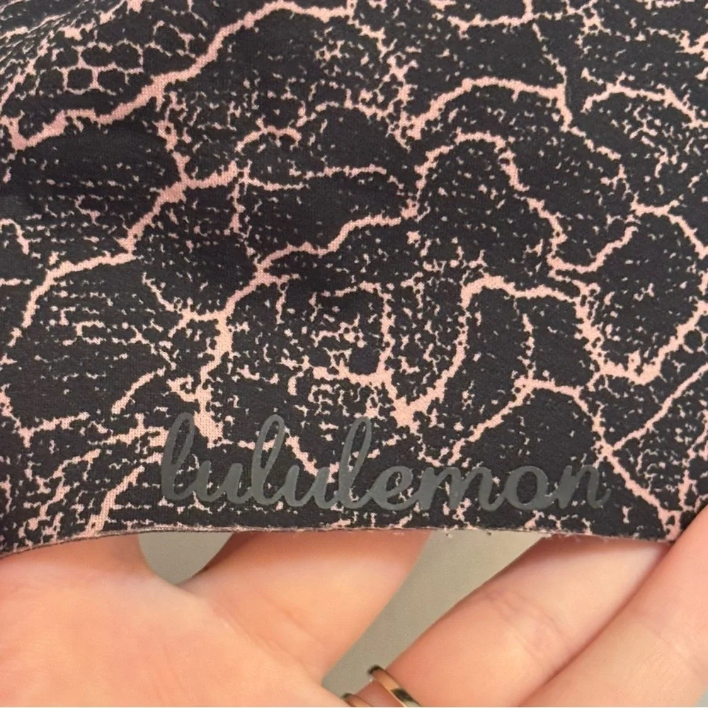 Lululemon Like Nothing Bra Lacescape Spanish Rose Black 32C